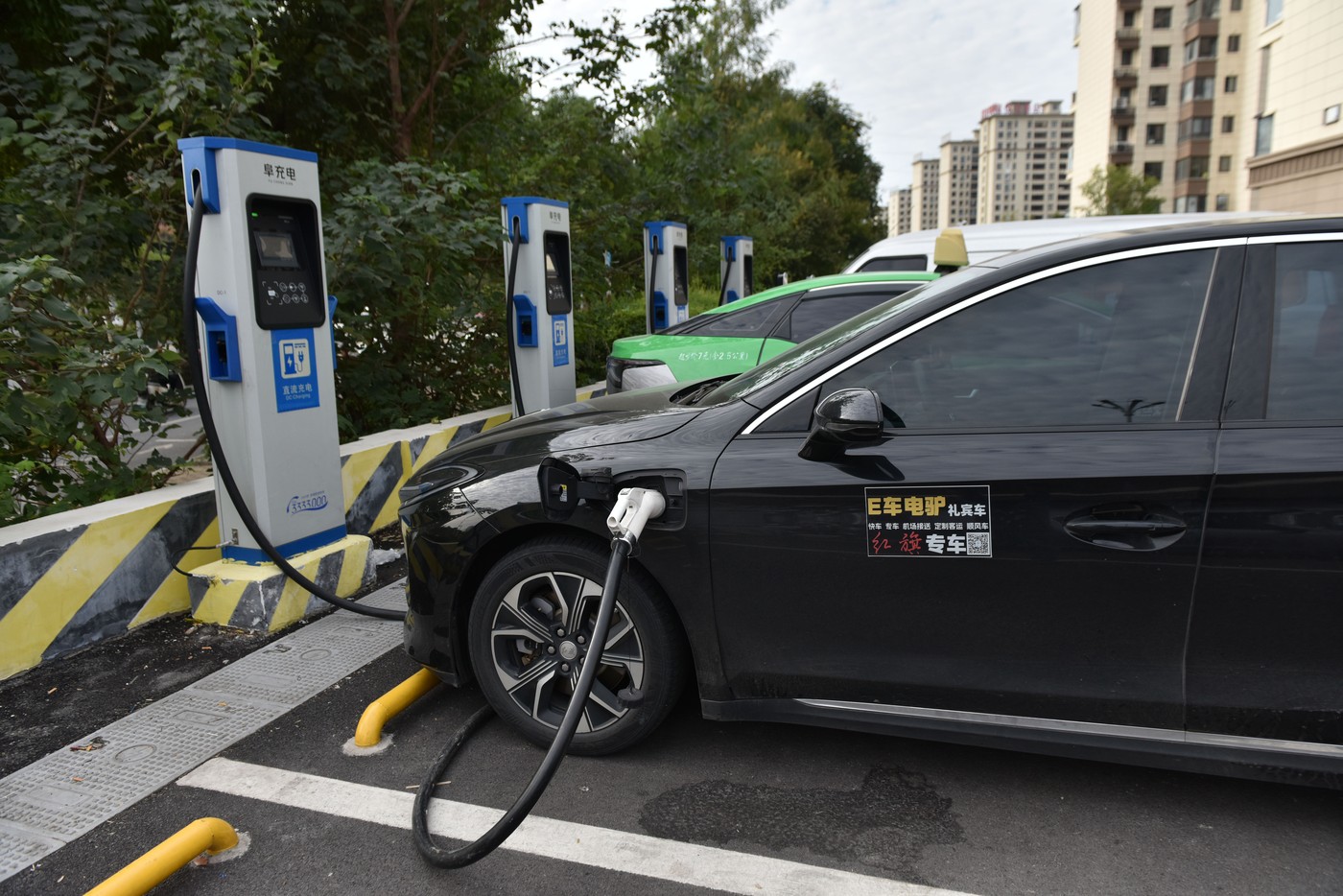 Scandalul taxării de către UE a mașinilor electrice din China. Ce compensații ar putea primi Beijingul
