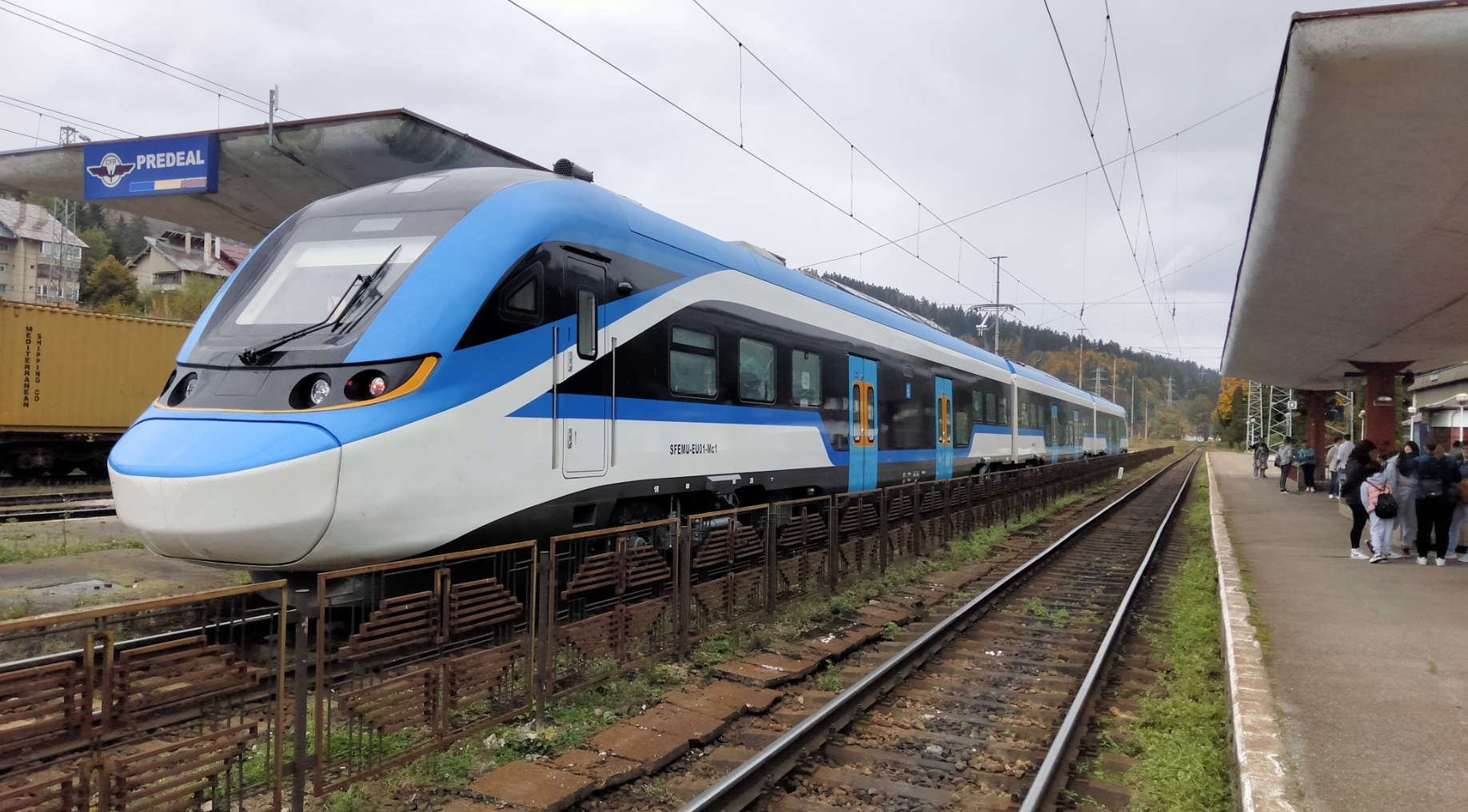 Cum arată primul tren electric chinezesc de mare viteză care va circula prin România cu până la 160 km/h