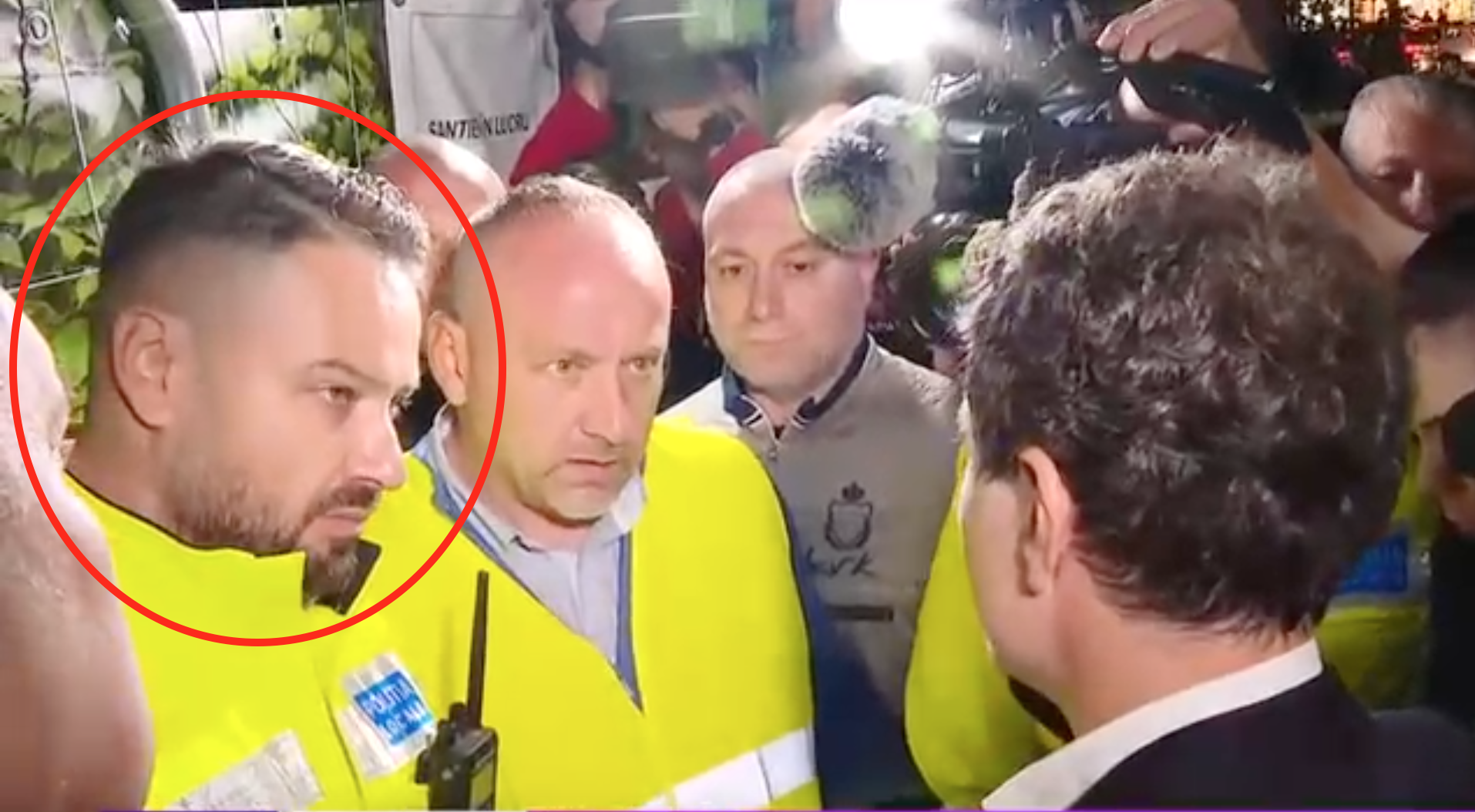 Cine este polițistul local care nu l-a lăsat pe Nicușor Dan să intre pe șantierul de la Piața Unirii