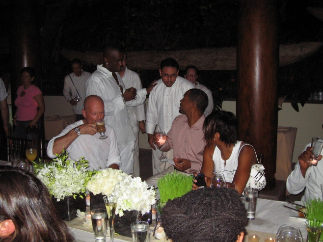 Petrecere „White Party” din 2004, organizată de „P. Diddy”