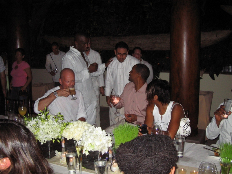 Petrecere „White Party” din 2004, organizată de „P. Diddy”