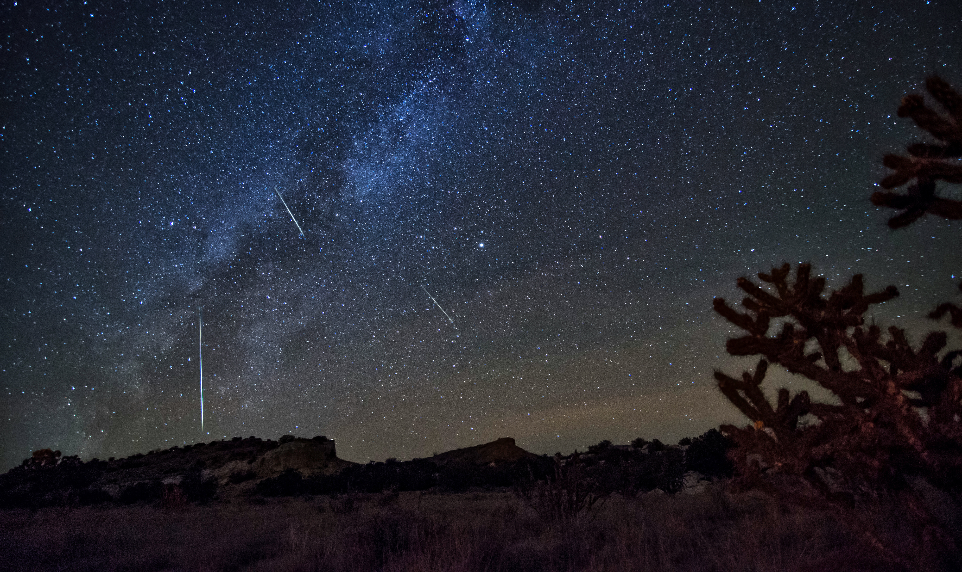 Orionidele 2024. Fenomen astronomic vizibil și la noi. De unde se pot observa meteori strălucitori, potrivit astronomilor