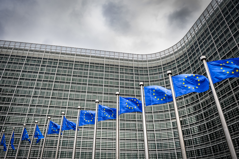 România nu a scăpat de riscul suspendării fondurilor europene. Comisia și Parlamentul European discută situația deficitului