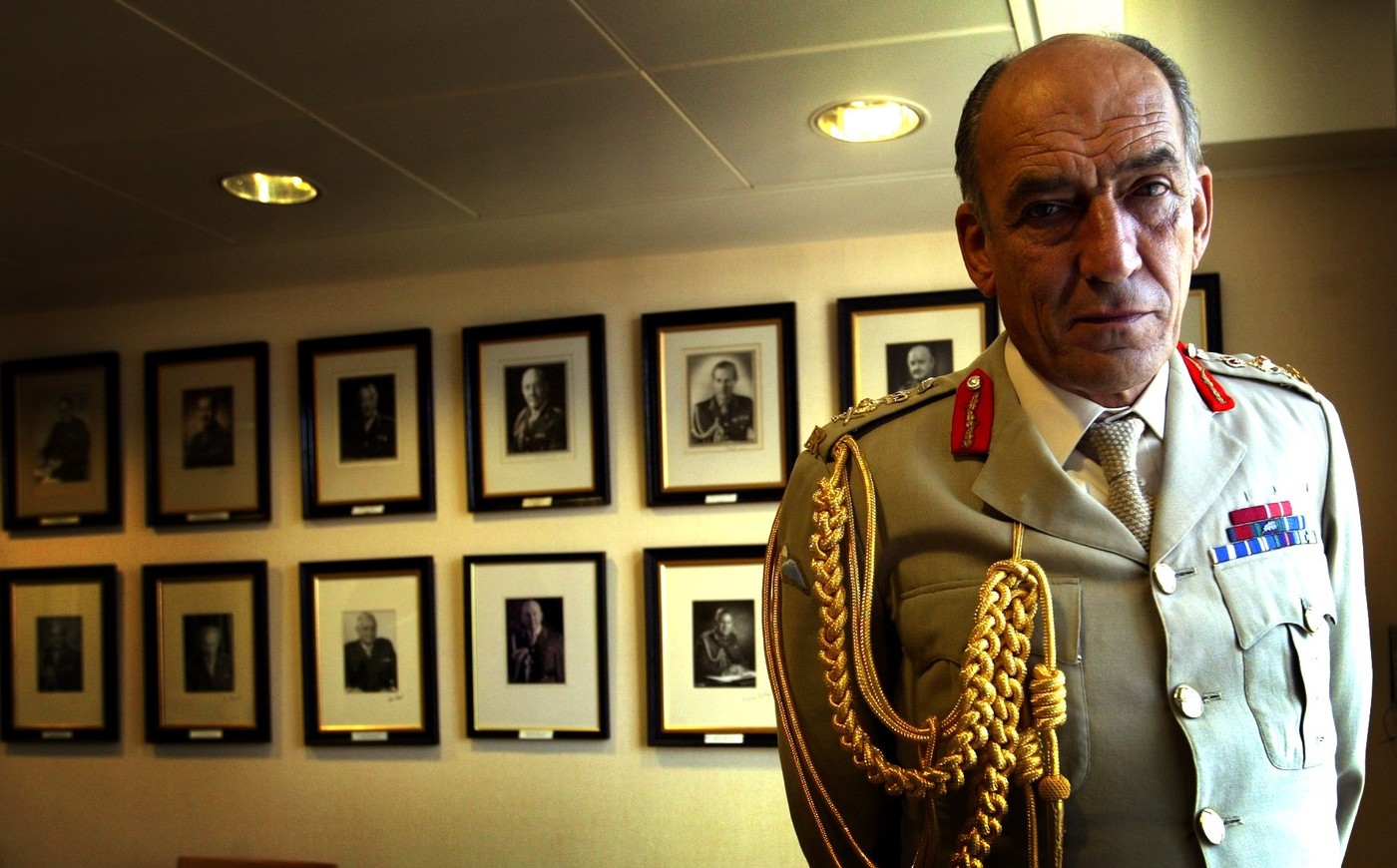 A murit „Prințul Întunericului”, generalul britanic care a refuzat un ordin NATO cu replica: „Nu voi începe Al Treilea Război Mondial”