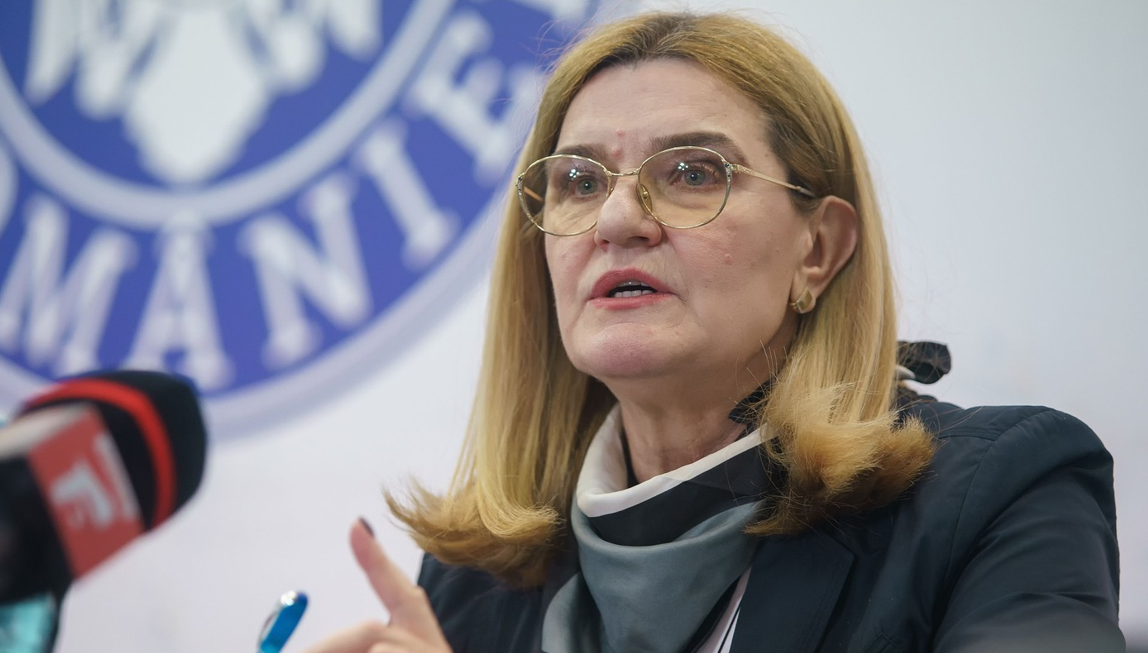 Elisabeta Lipă îi răspunde lui Eduard Novak în scandalul primelor mai mari decât cea a lui David Popovici pentru angajați ai FRC