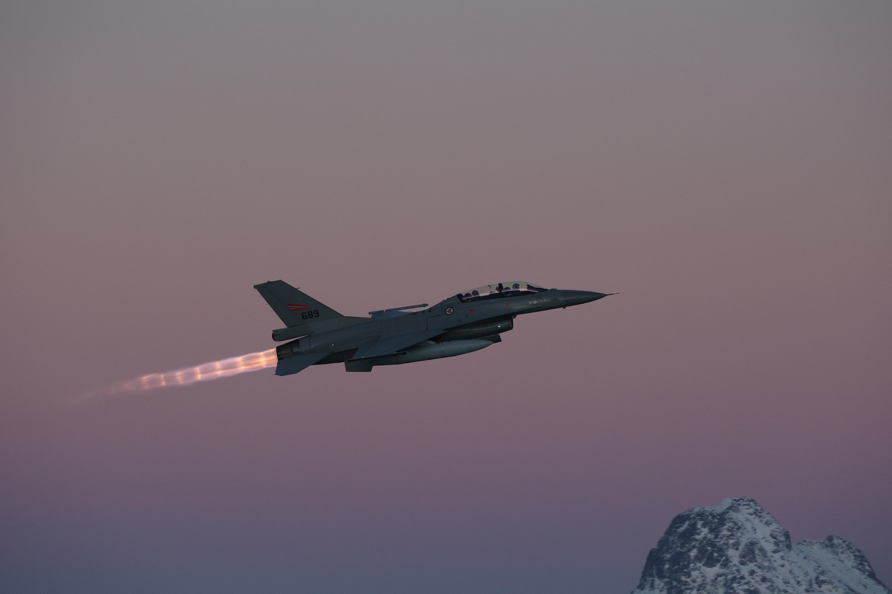 Norvegia va furniza Ucrainei șase avioane F-16 „în curând”