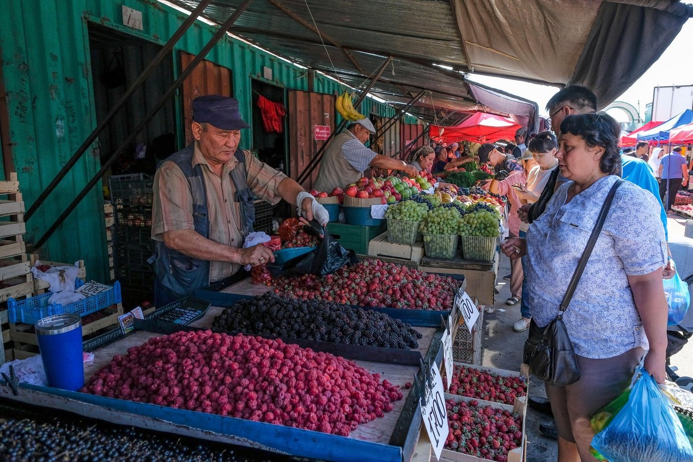 Rusia interzice fructele și legumele din Kazahstan, după ce țara asiatică a refuzat să adere la BRICS