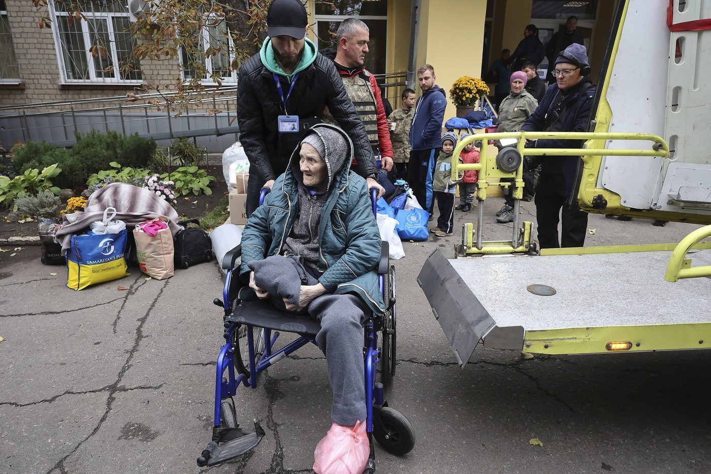 Mii de ucraineni fug din Kupiansk, în timp ce Rusia presează tot mai mult linia frontului