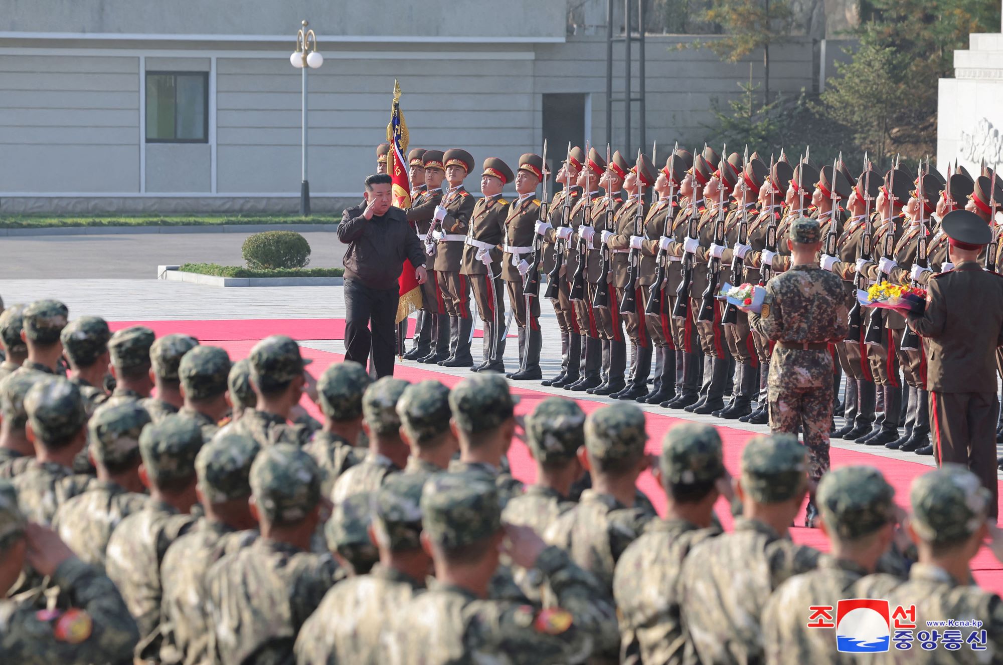 Coreea de Nord trimite 12.000 de militari în Ucraina. Primele imagini în care ar apărea trupe nord-coreene care se pregătesc în Rusia