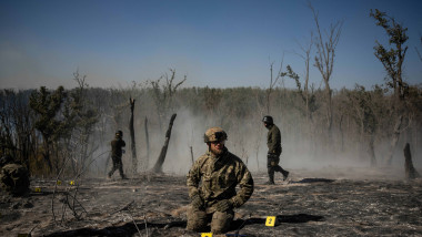 Volunteer search group identifies remains of soldiers found on battlefield in Ukraine