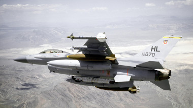 Avion F-16