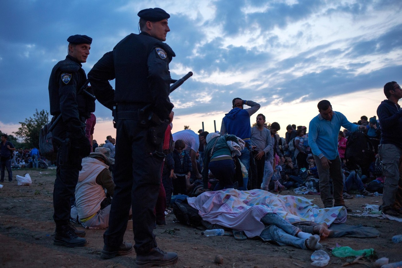 Mărturii cutremurătoare ale migranților care vor să intre în UE. Polițiștii croați îi bat și le ard bunurile, apoi îi trimit în Bosnia