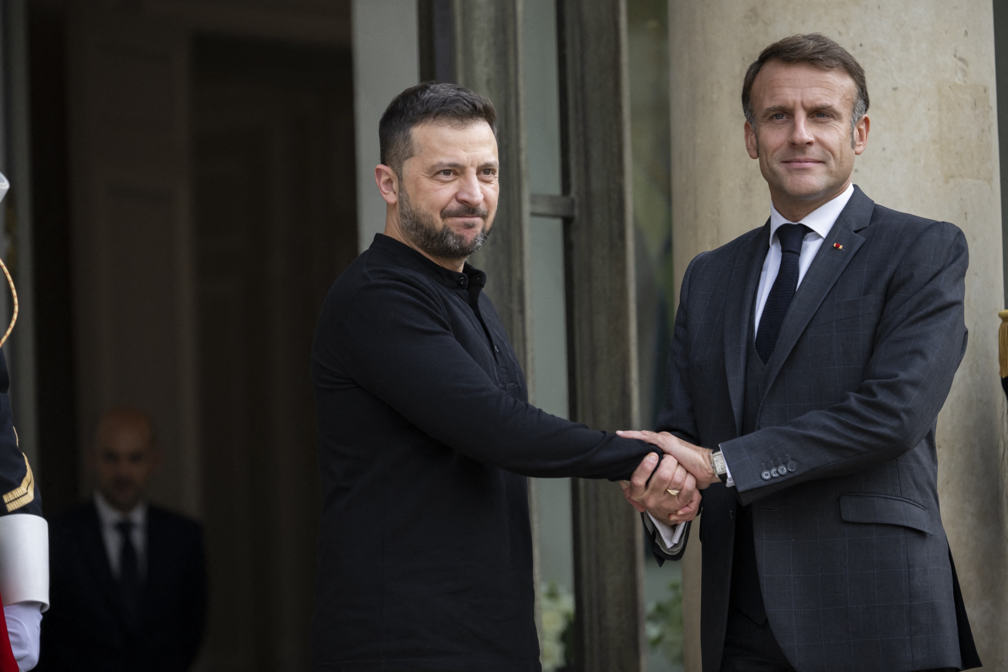 Volodimir Zelenski neagă că subiectul unei încetări a focului cu Rusia este discutat în timpul turneului său european