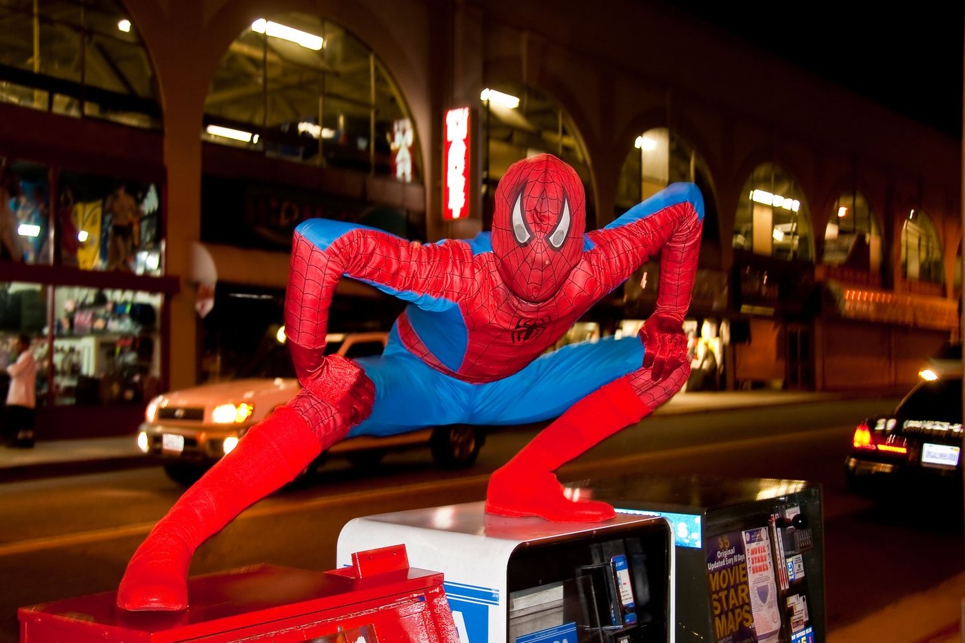Fanii Spider-Man își pot transforma acum visele în realitate. Oamenii de știință au descoperit un material inspirat de Omul Păianjen