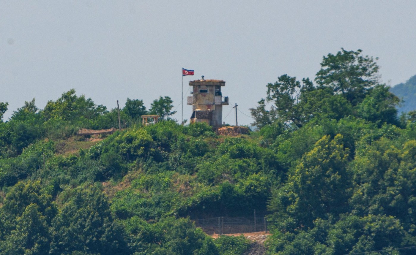 Coreea de Nord acuză Coreea de Sud că răspândește manifeste din drone deasupra Phenianului