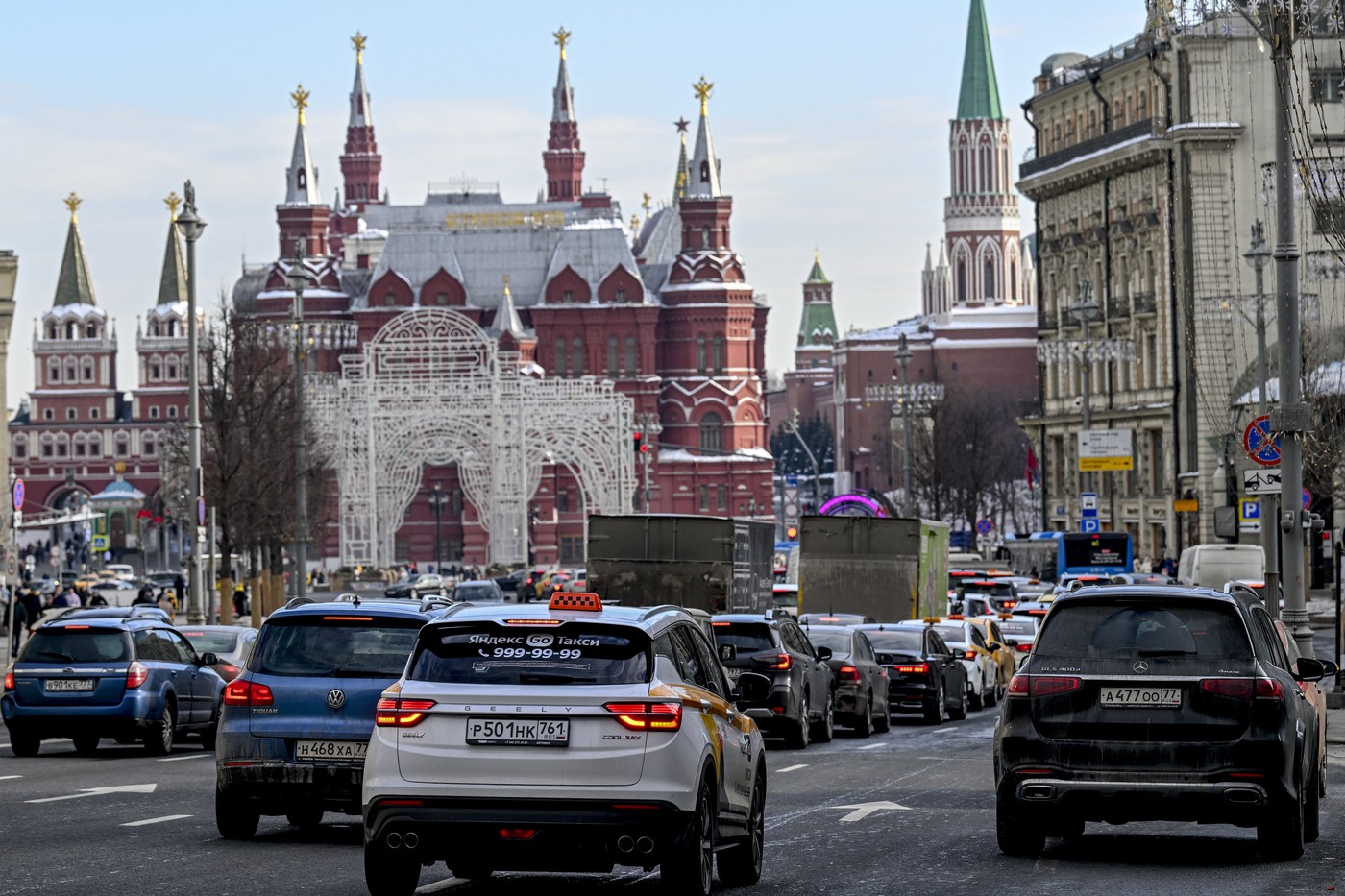 Chinezii de la producătorul auto Chery folosesc fabrici din Rusia lăsate libere de rivalii occidentali pentru asamblarea de mașini