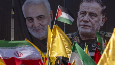 Portretele generalului Forţei Quds Qassem Soleimani, ucis în 2020 într-un raid american, și generalul Abbas Nilforoushan, ucis în septembrie 2024 într-un atac israelian. Foto: Profimedia