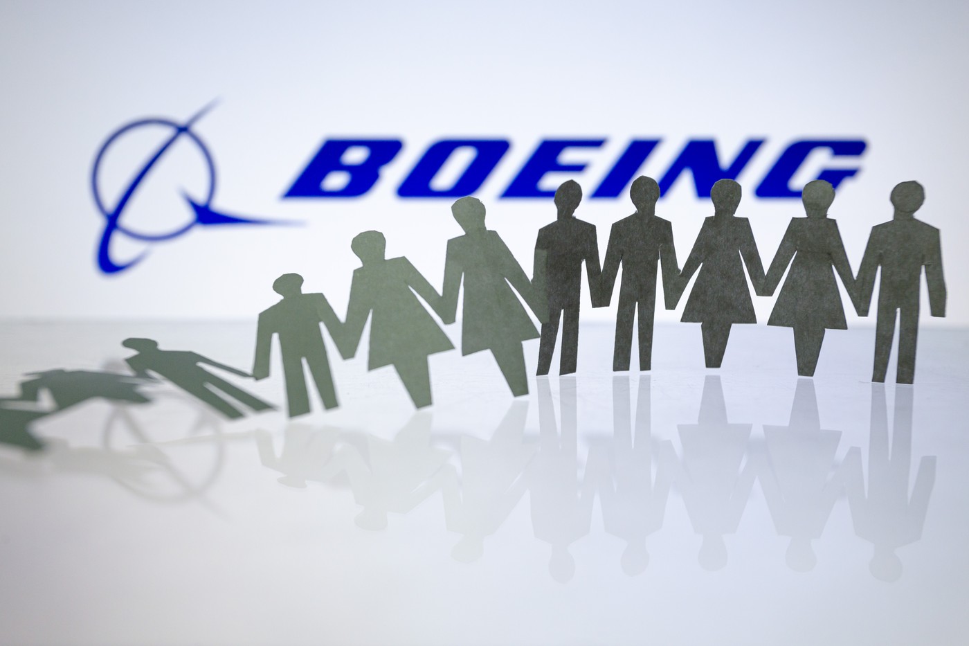 Boeing concediază 17.000 de angajați și amână primele livrări ale avionului 777X. Salariații sunt în grevă de o lună de zile