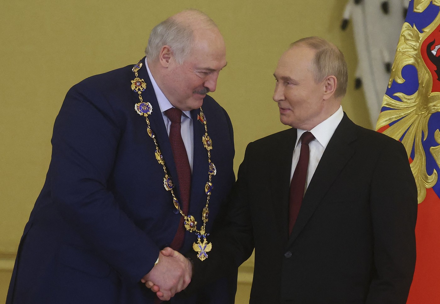 „Occidentul ne-ar fi bombardat deja” dacă nu era Putin. Lukașenko spune că doctrina nucleară a Rusiei trebuia schimbată mai repede