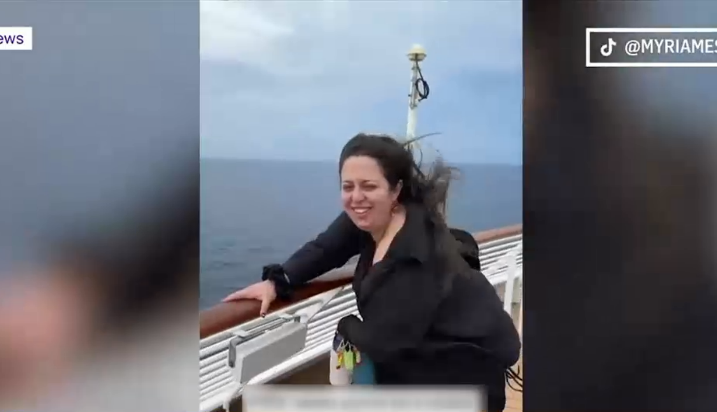 „Să nu mă salvați, nu e mare scofală!” Doar pentru vizualizări, unii influenceri au rămas în mijlocul urgiei să filmeze uraganul Milton