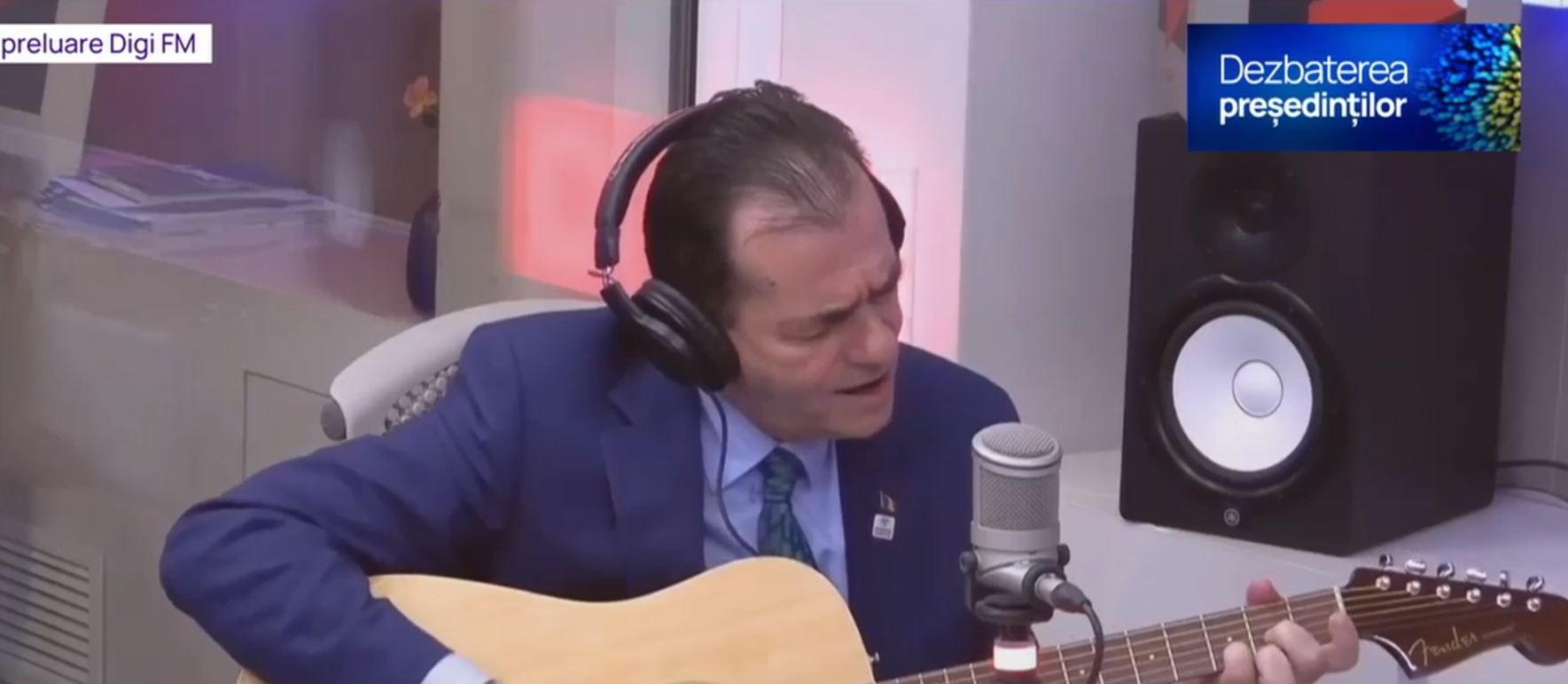 VIDEO Moment inedit: Ludovic Orban a cântat două piese celebre, la DigiFM. „Profesorul meu de chitară avea o nuielușă”