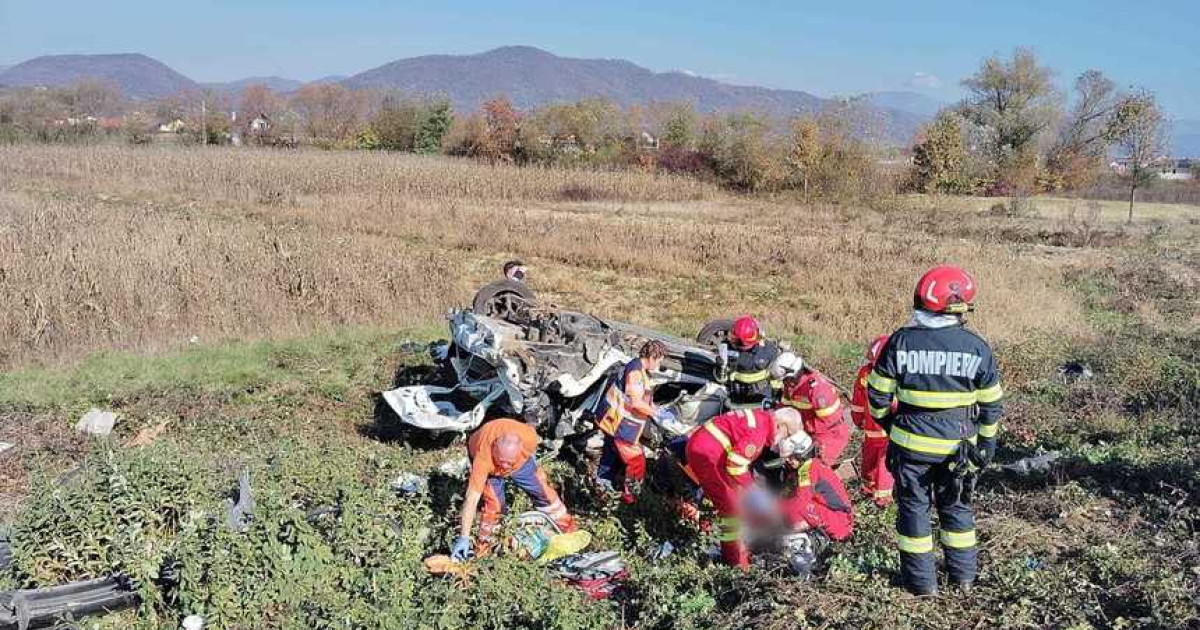 Accident grav: O femeie şi un bărbat au murit, după ce maşina în care se aflau a fost lovită de un tren|EpicNews