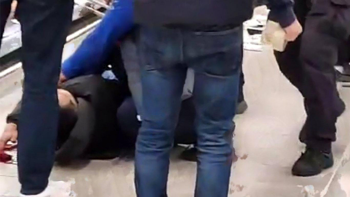 Patru răniți, într-un atac cu cuțitul la un supermarket din Sankt Petersburg