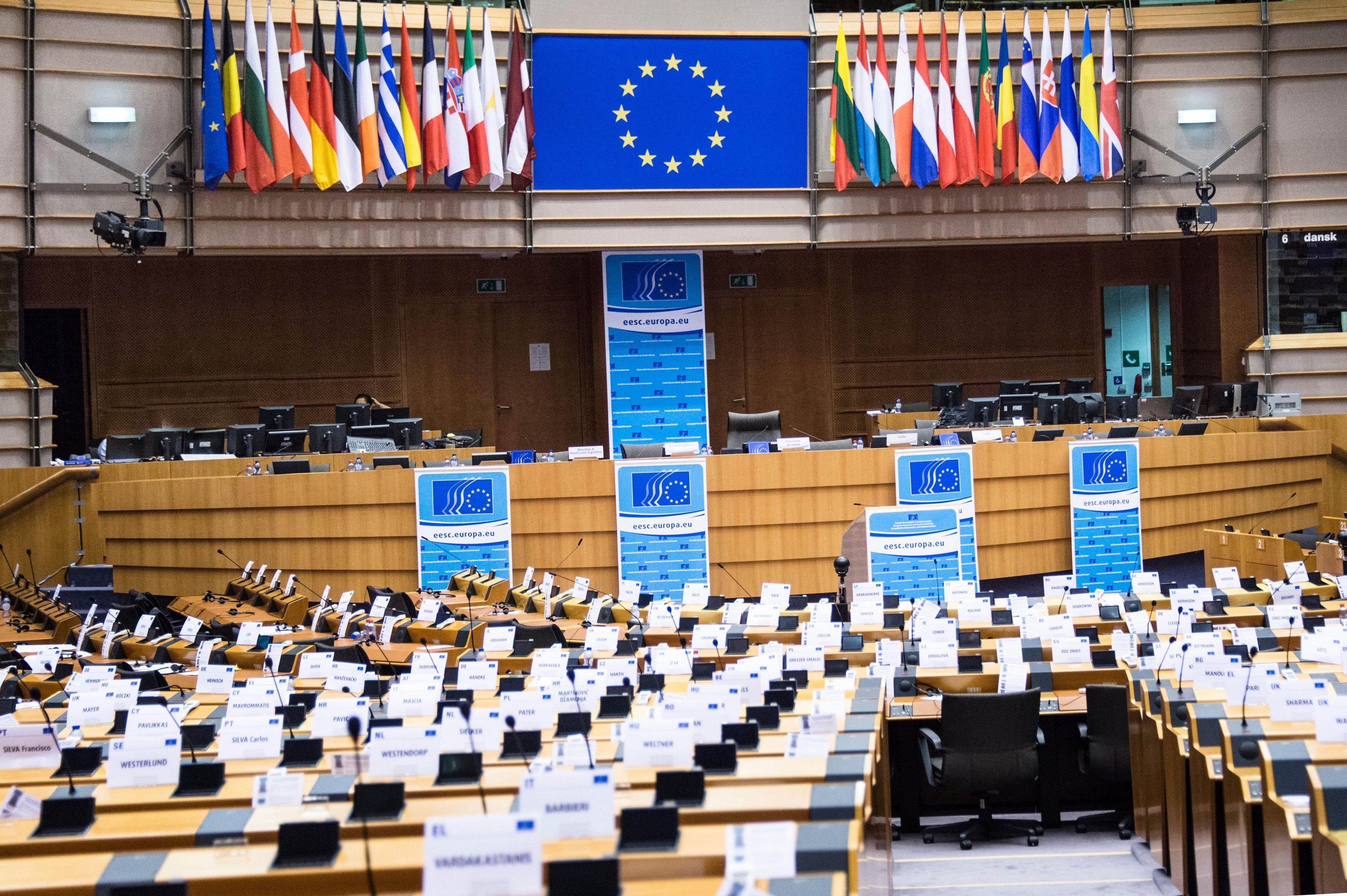 Front comun în Parlamentul European pentru eliminarea orei de vară