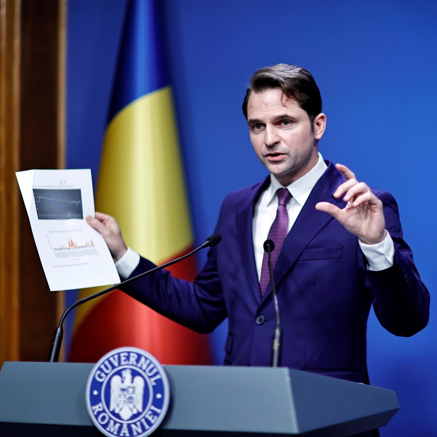 Numărul funcţiilor de conducere în Ministerul Energiei va fi redus cu 35%. Anunțul făcut de Sebastian Burduja