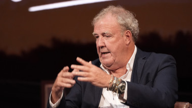 jeremy clarkson vorbeste intr-o emisiune tv