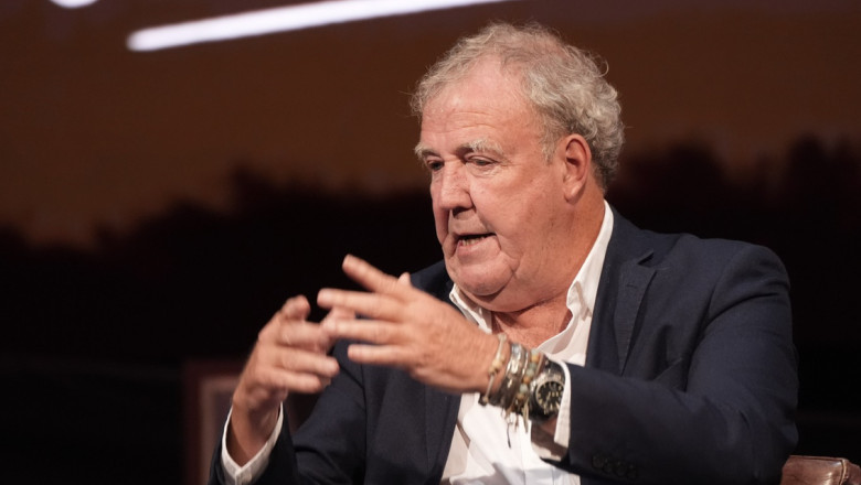 jeremy clarkson vorbeste intr-o emisiune tv