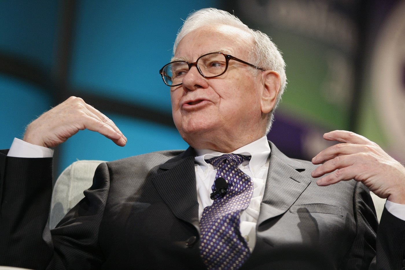 Warren Buffett spune că i-a fost folosită imaginea pentru a promova candidați la alegeri. „Nici nu ştiu cum să intru pe Instagram”