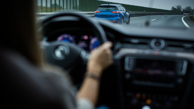 Cars driving fast on the highway (shallow DOF)