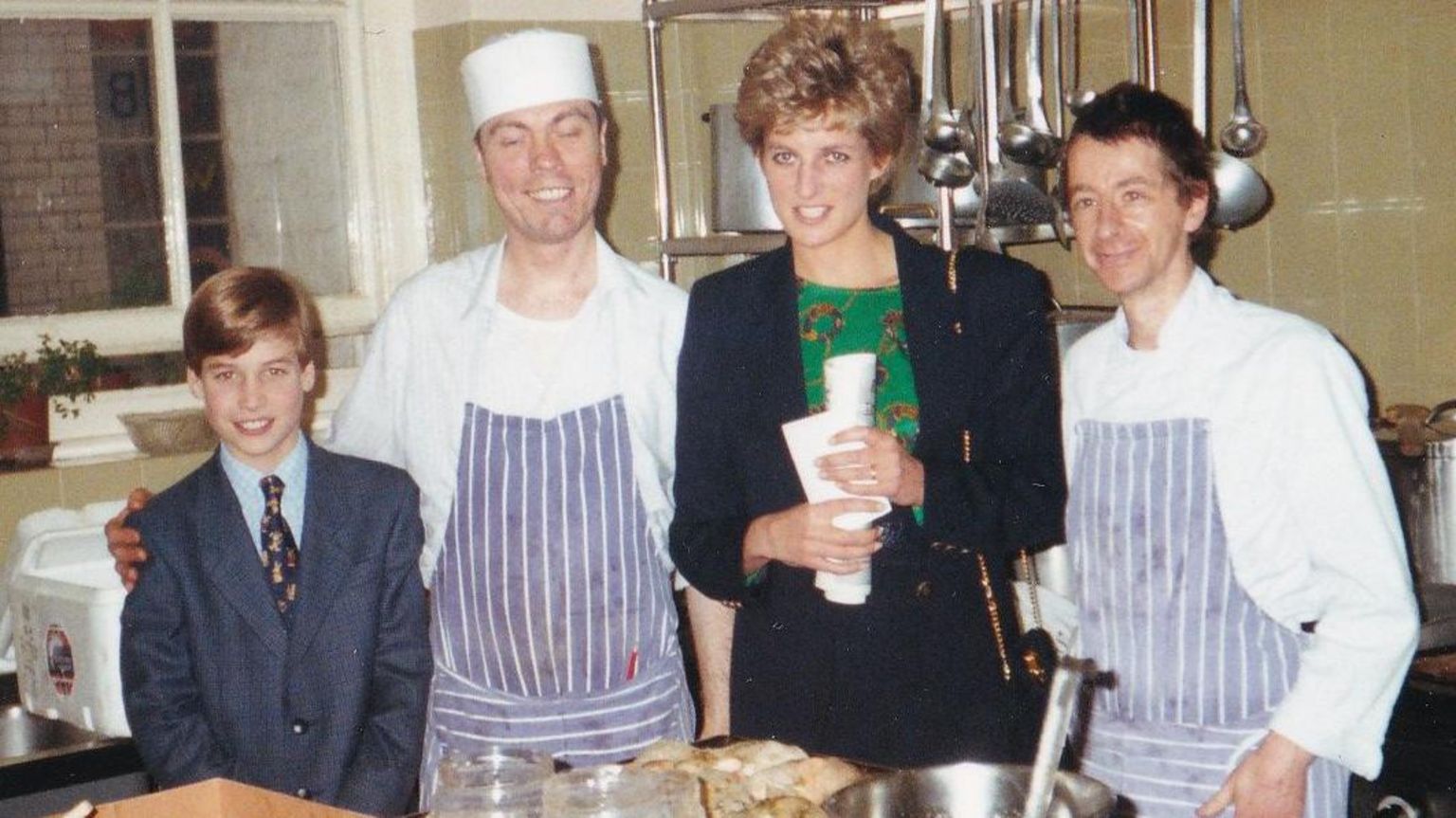 Fotografii în premieră cu Diana și William într-o vizită la persoanele fără adăpost. Prințul dezvăluie cum l-a marcat