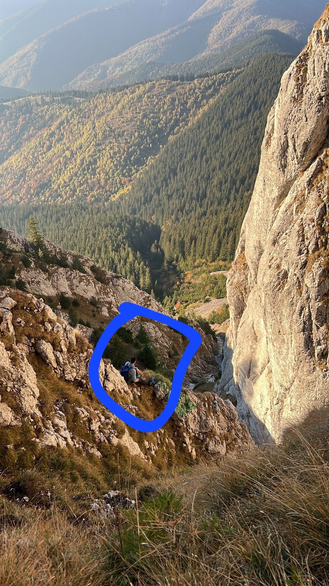 Acțiune de salvare de 12 ore pe munte. Turiști blocați în Piatra Craiului după ce s-au desprins de grup