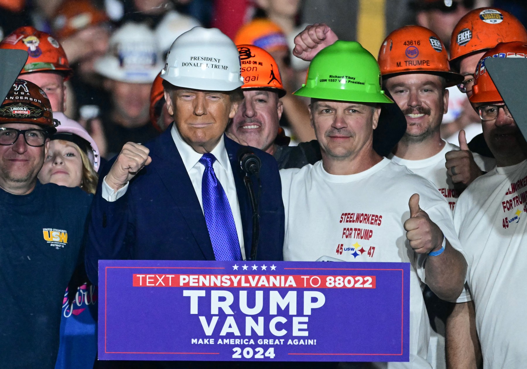 Agenții electorali l-au trădat pe Trump chiar în statele-cheie, acolo unde s-a raportat un număr mare de vizite false la domiciliu