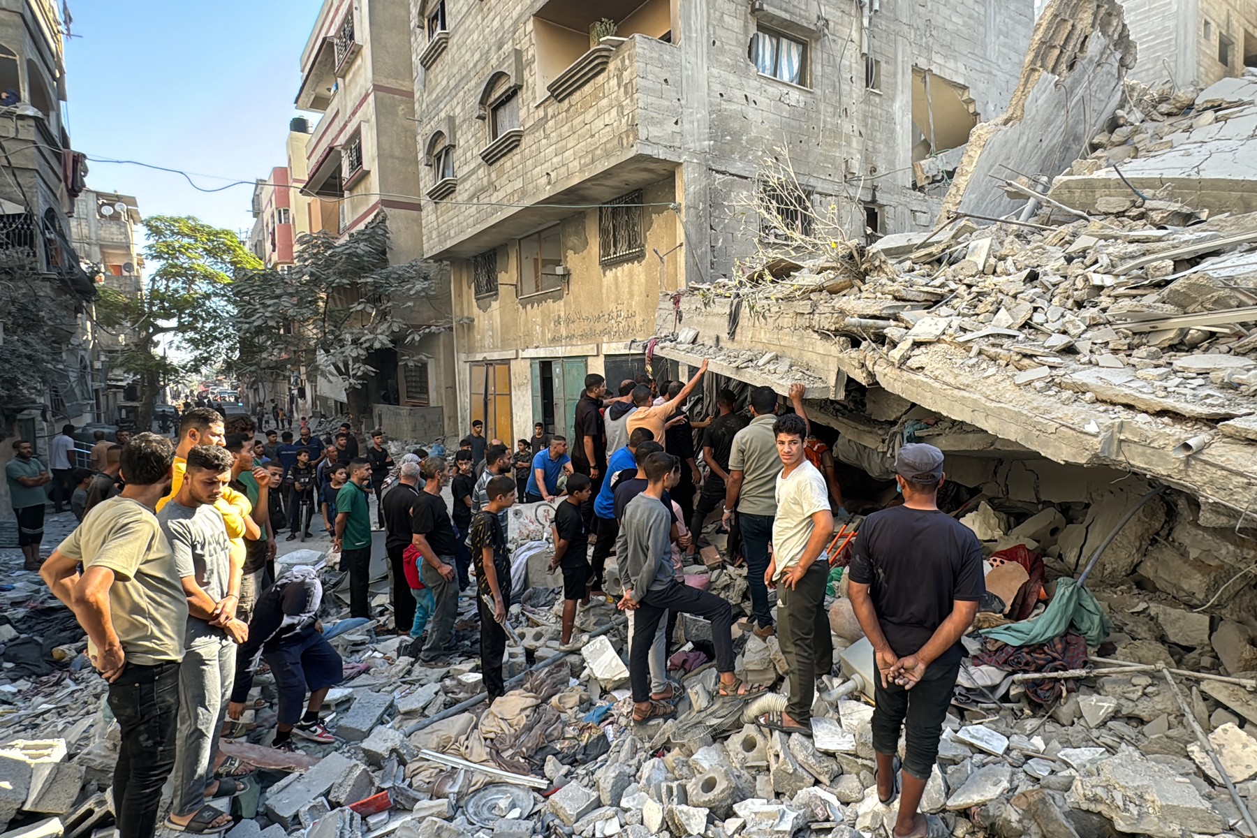 „Scene înfiorătoare se desfăşoară în Gaza”. Cel puțin 87 de morți într-un atac israelian