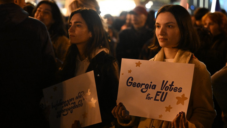 Zeci de mii de manifestanţi pro-UE au mărşăluit în Tbilisi, capitala Georgiei