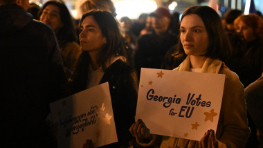 Zeci de mii de manifestanţi pro-UE au mărşăluit în Tbilisi, capitala Georgiei