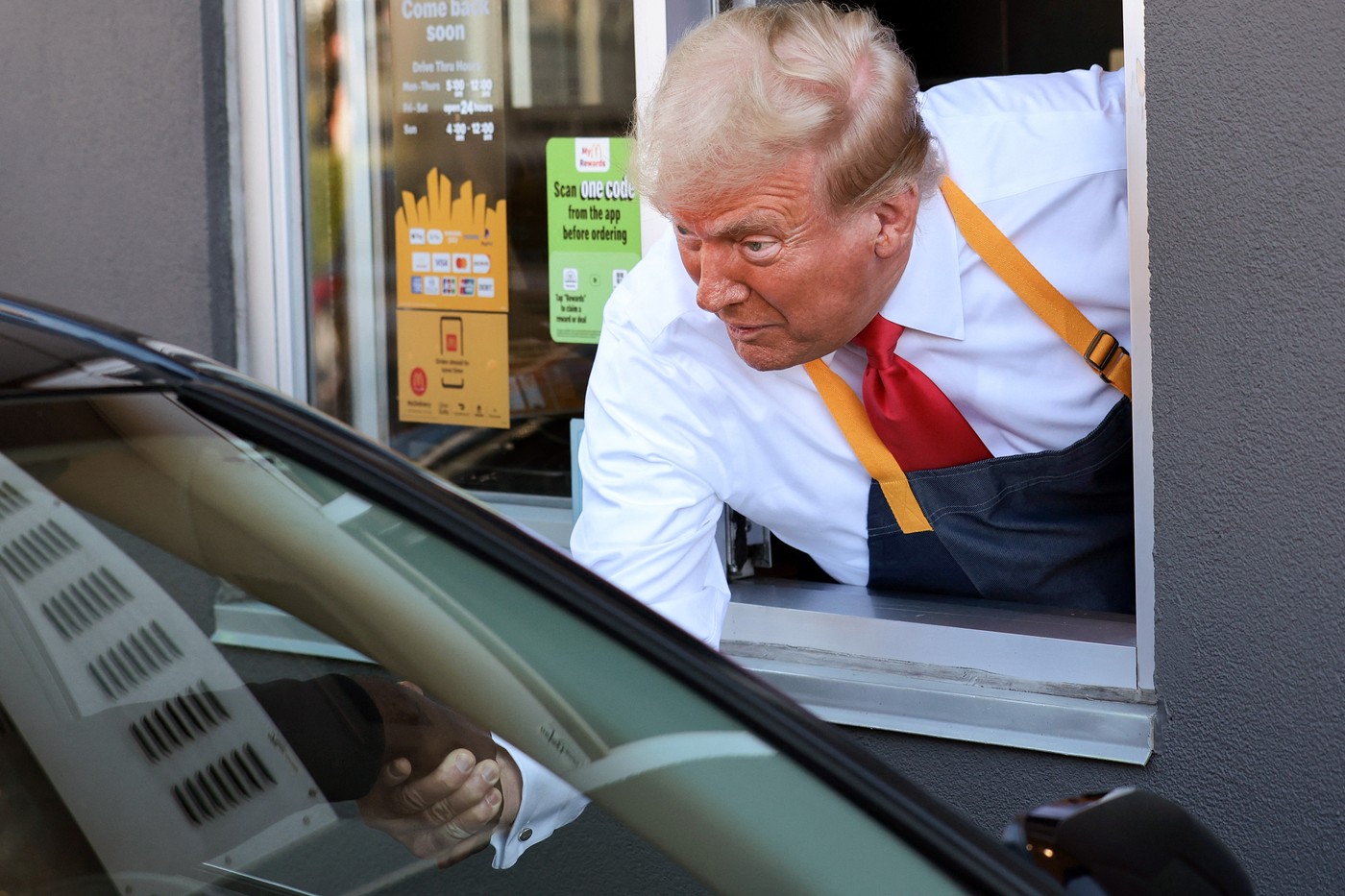 Reacția McDonald's după ce Donald Trump a servit faimoșii cartofi prăjiți americanilor: „Nu suntem roșii sau albaștri - suntem aurii”