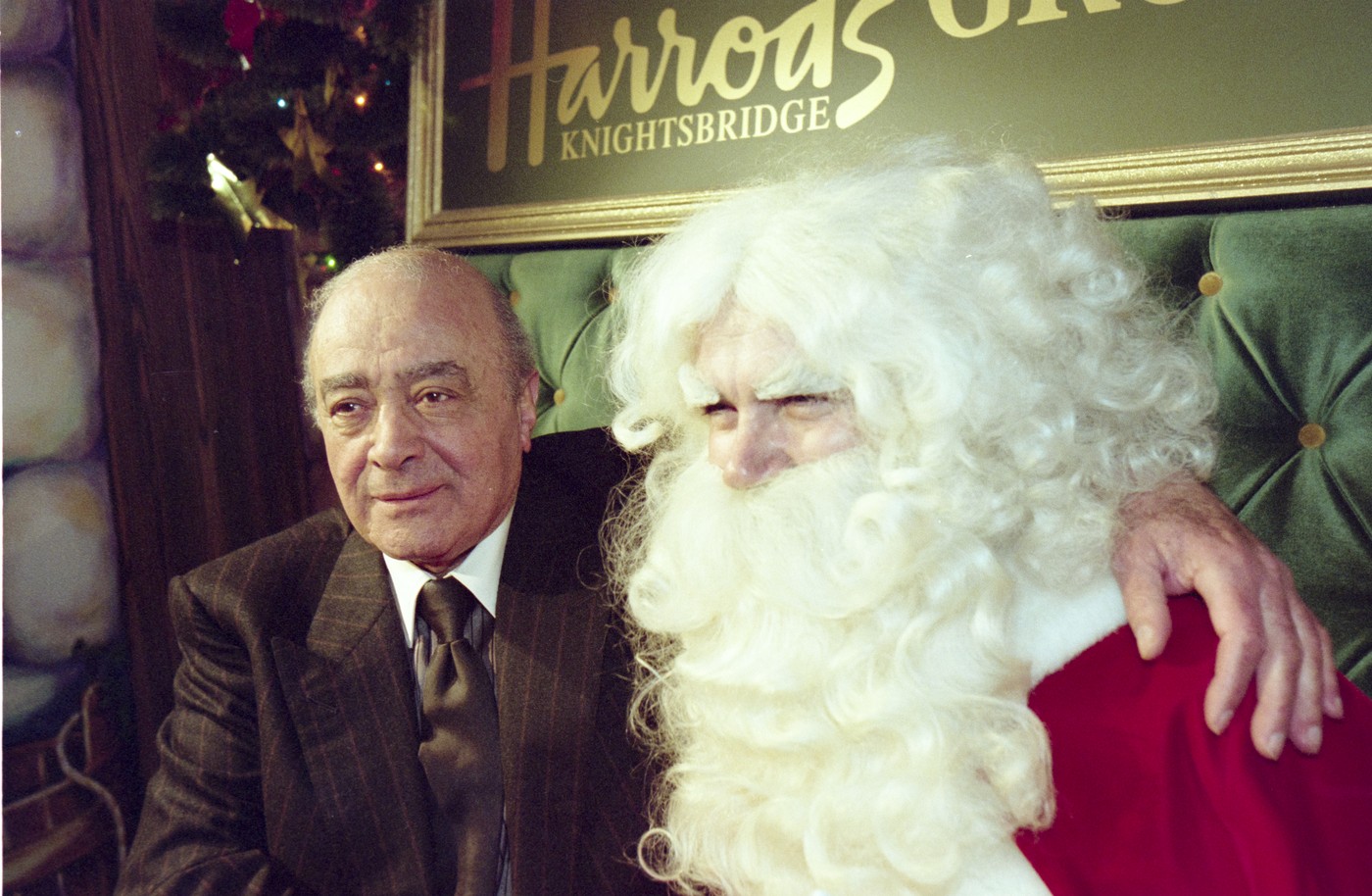 Aproape 150 de femei au intentat procese magazinului de lux Harrods, al cărui fost patron Al Fayed e acuzat de viol și hărțuire sexuală