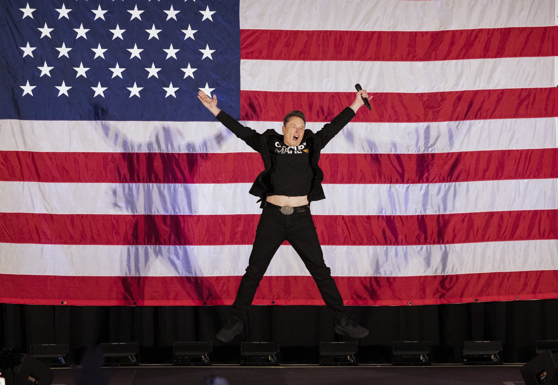 Donald Trump îl are de partea sa pe cel mai bogat om din lume. Care sunt interesele lui Elon Musk în acest tandem