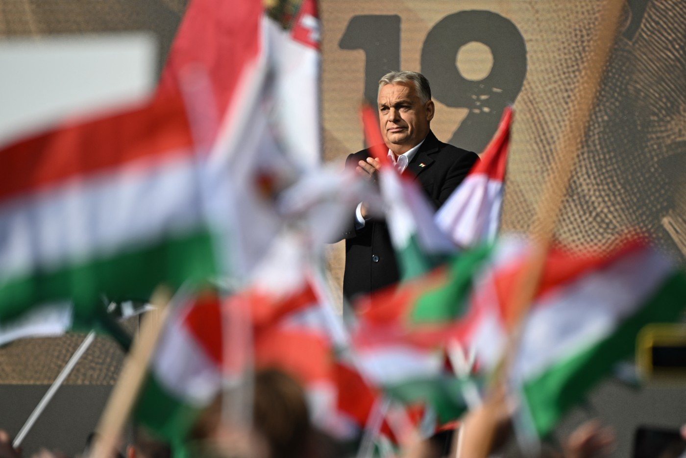 Partidul lui Viktor Orban, depășit de opoziție pentru prima dată în 14 ani. Ce arată rezultatele unui sondaj în rândul alegătorilor