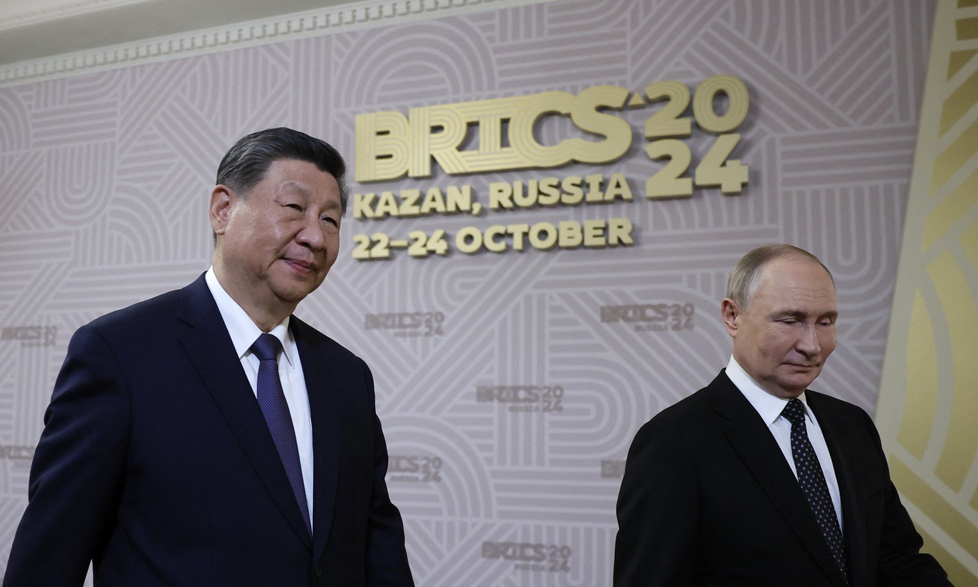 Xi Jinping îi propune lui Putin „detensionarea situației” din Ucraina după trei principii, la summitul BRICS