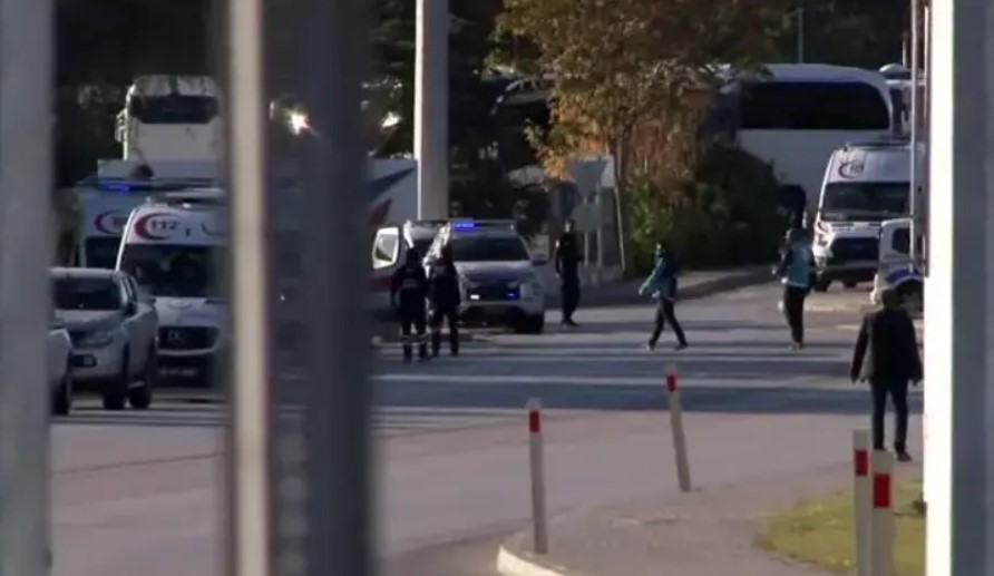 VIDEO Atac terorist la Ankara. Sunt morți și răniți, anunță ministrul turc de interne. Explozii și focuri de armă la o uzină de avioane