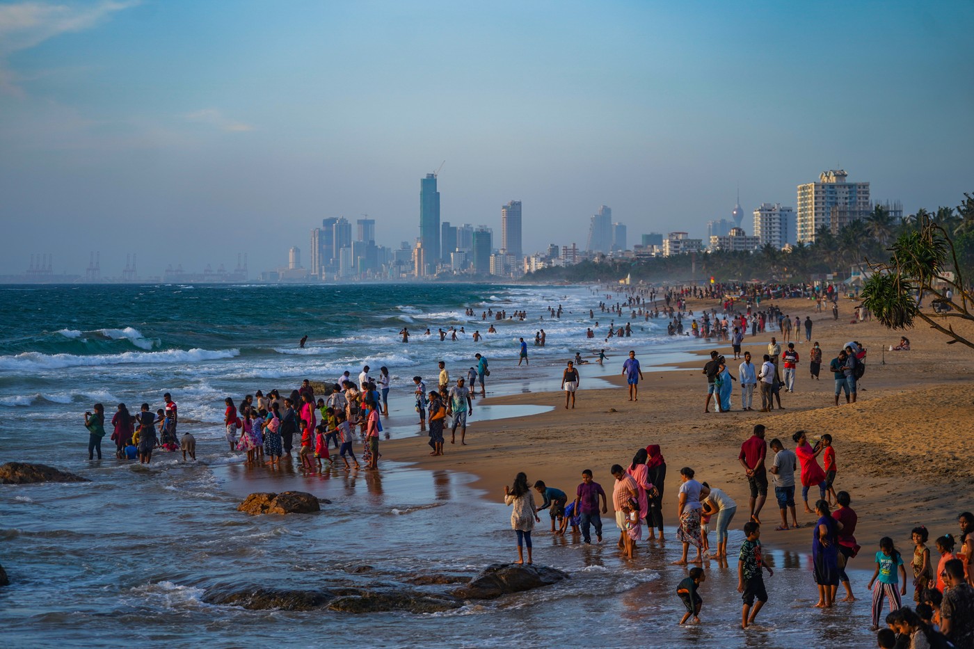 Alertă de posibil atac terorist în zonele turistice din Sri Lanka. Israel și SUA le cer cetățenilor să plece