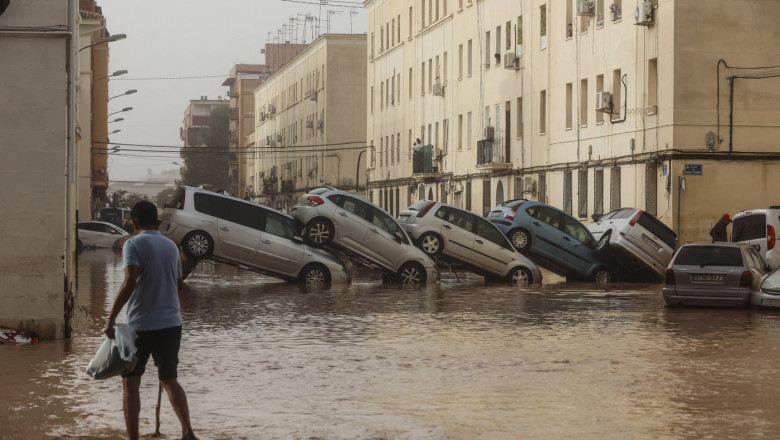 Search Missing Persons and Debris Removal After Floods - Spain