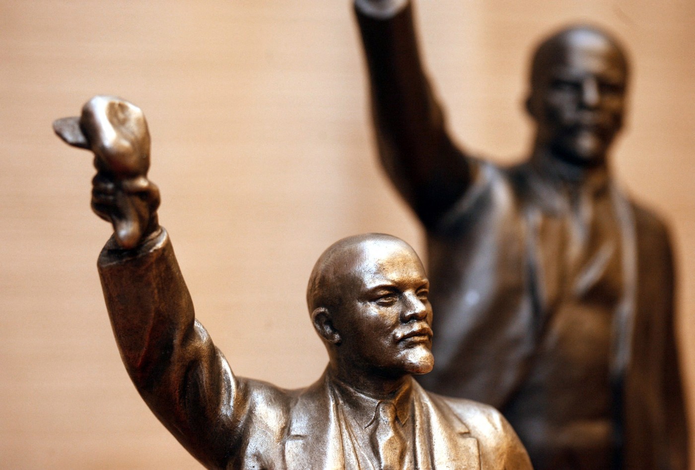 Țara care demontează cea mai înaltă statuie a lui Vladimir Lenin din Asia Centrală: Este o practică comună