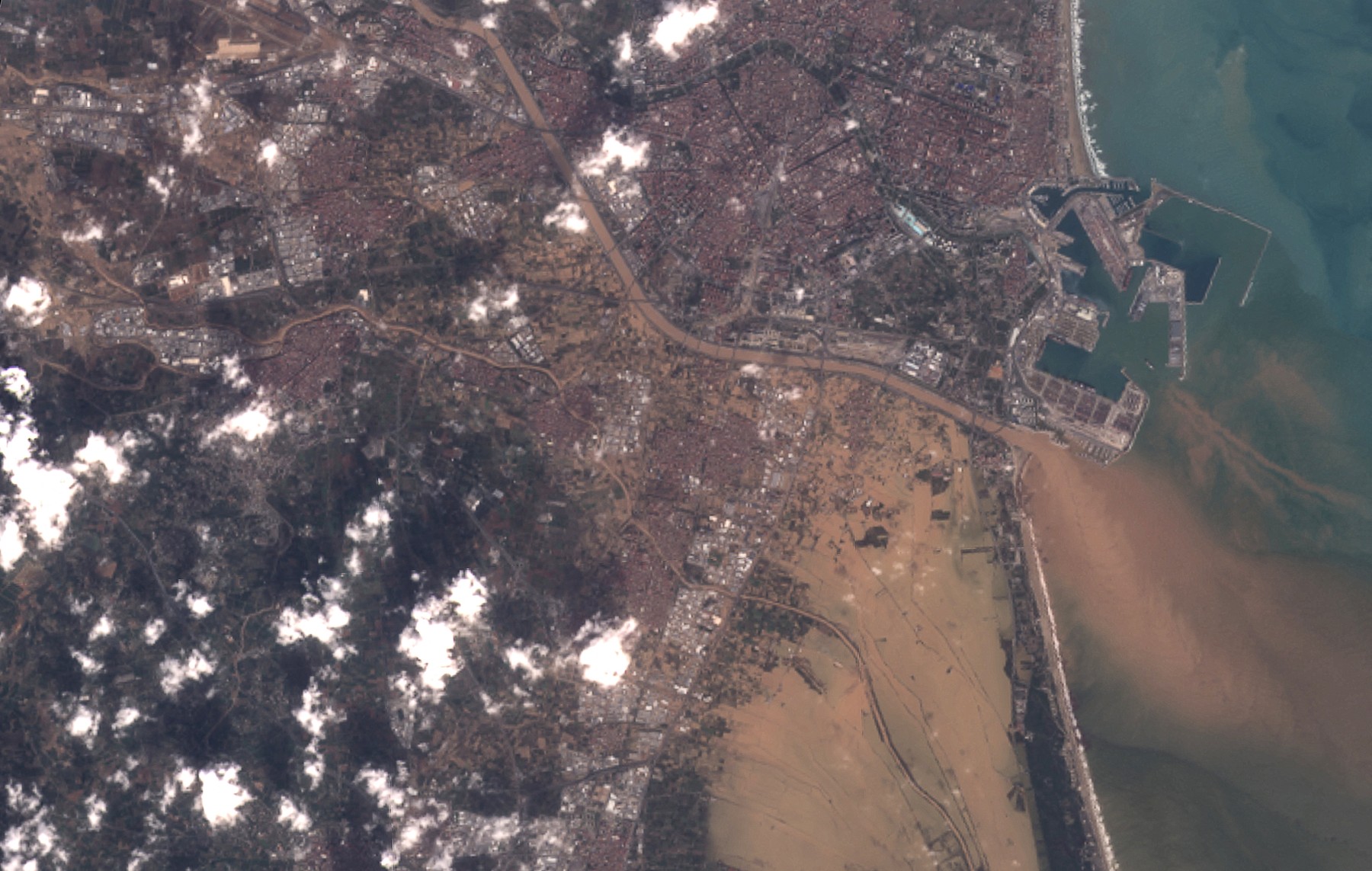 Înainte și după dezastru. Cum se vede din satelit tragedia din regiunea Valencia