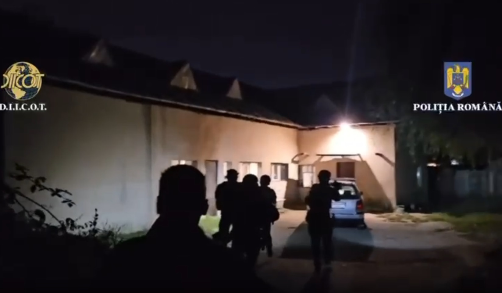 Operaţiunea „Ghost Gun”. 131 de percheziţii la traficanți care vindeau arme unor clanuri. Ce se știe despre cumpărători